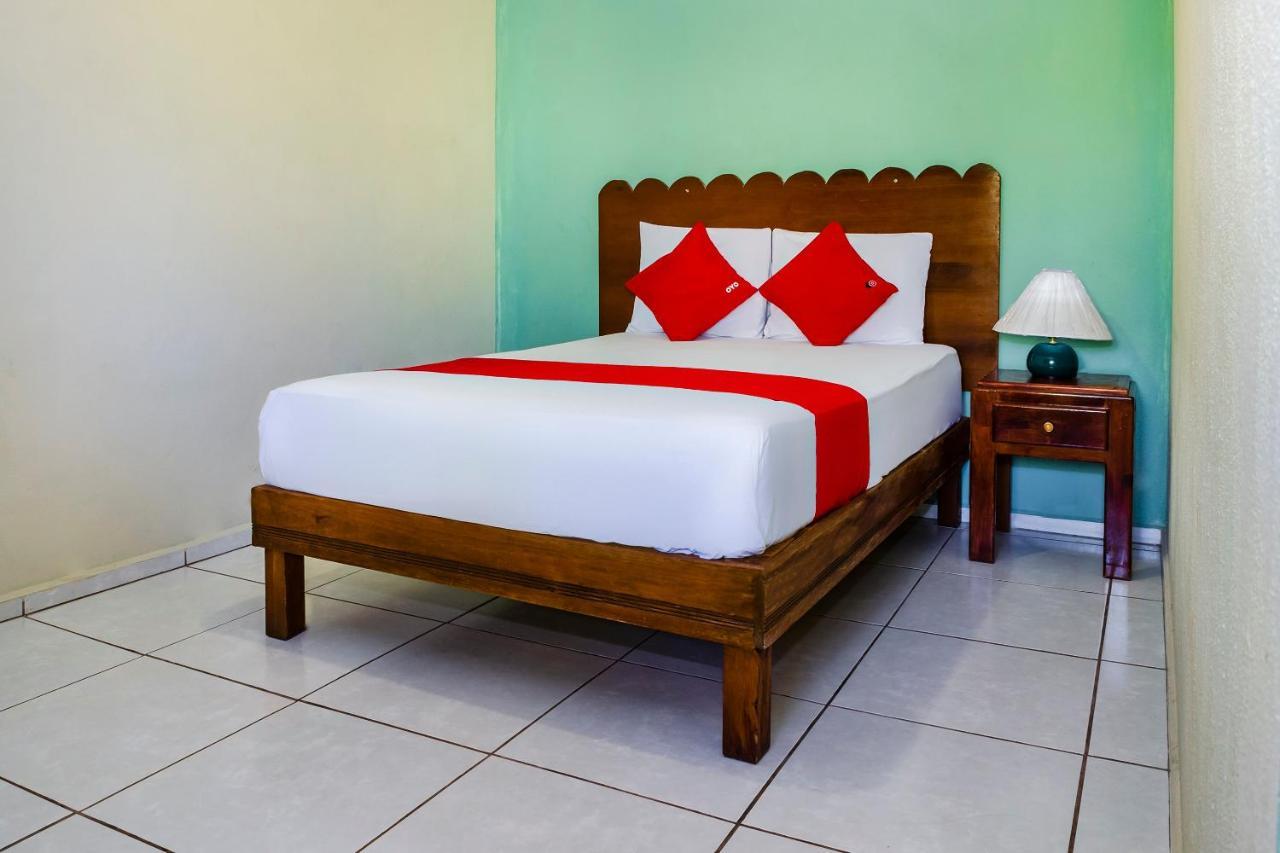 Hotel Oyo Miramar, Loreto 5*