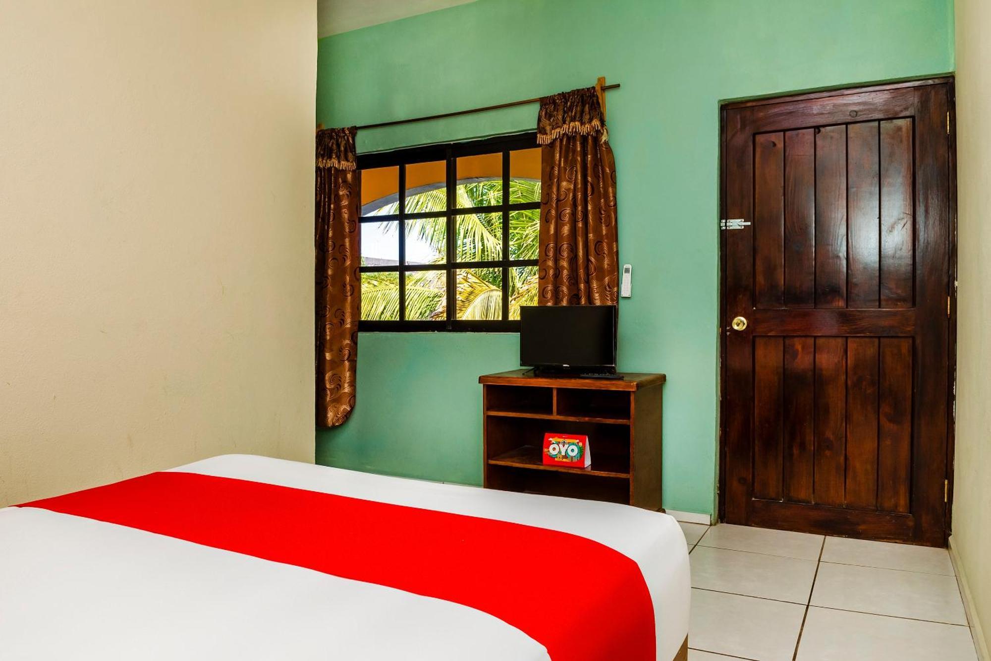 Hotel Oyo Miramar, Loreto